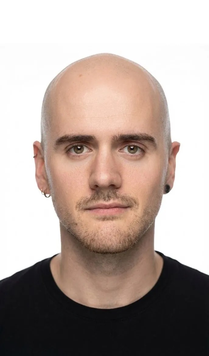 Víctor, cofundador de Double V Studio